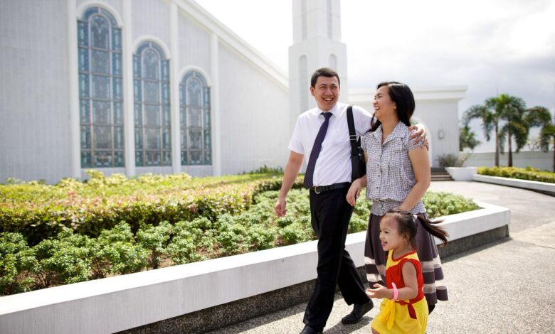 10 Ways to Help Your Family Be Closer to God 10 Ways to Help Your Family Be Closer to God