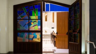 Americans Read the Bible More After Switching Denominations